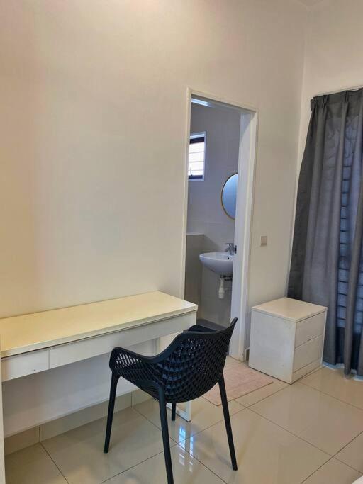 Setia Alam Sccc 3 Storey Semi D 13 Pax Vila Shah Alam